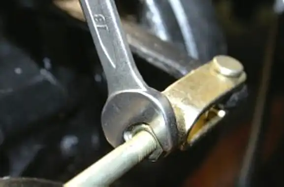 Снятие и установка элементов стояночного тормоза УАЗ Патриот