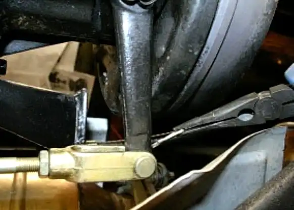 Снятие и установка элементов стояночного тормоза УАЗ Патриот