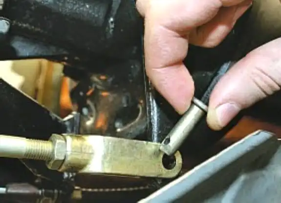 Снятие и установка элементов стояночного тормоза УАЗ Патриот