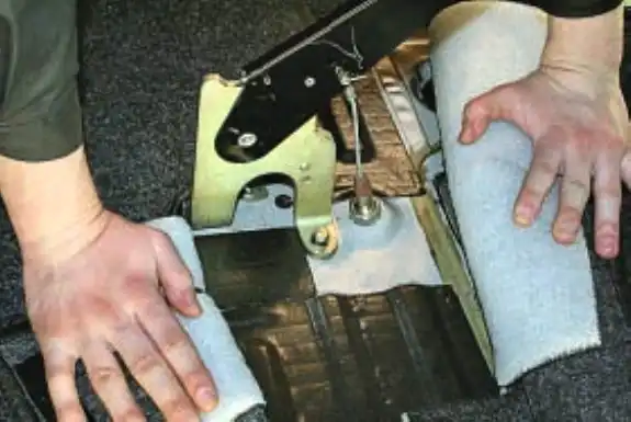 Снятие и установка элементов стояночного тормоза УАЗ Патриот