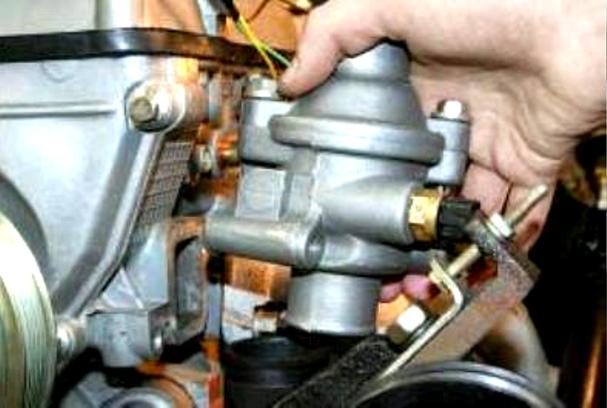 ZMZ-409-Motorthermostat ausbauen und prüfen