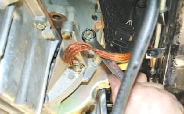 Снятие и установка коробки передач автомобиля УАЗ Патриот