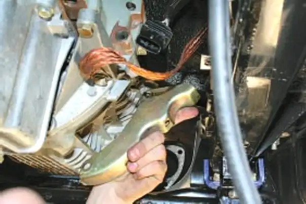 Снятие и установка коробки передач автомобиля УАЗ Патриот