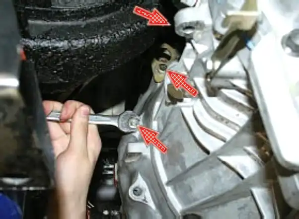 Снятие и установка коробки передач автомобиля УАЗ Патриот