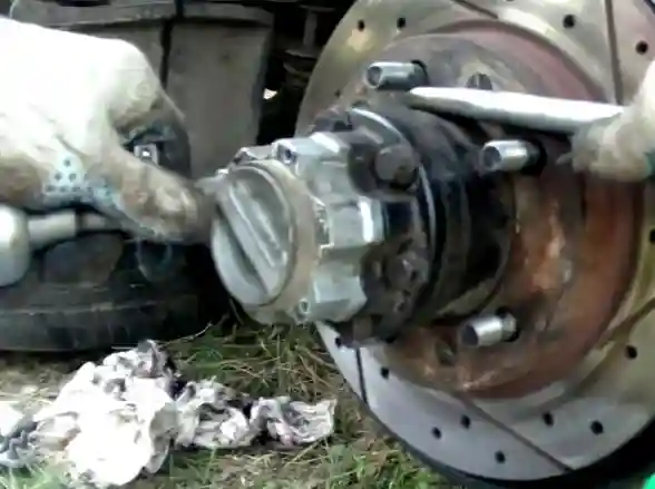 Снятие и разборка муфты переключения привода колес УАЗ Патриот