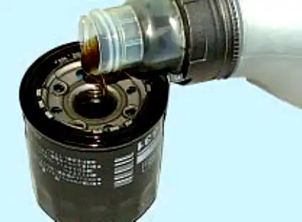 Замена масла в двигателе и масляного фильтра Лада Приора