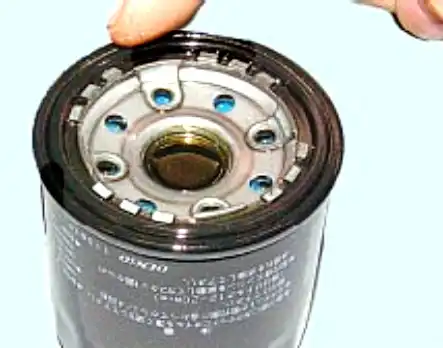 Замена масла в двигателе и масляного фильтра Лада Приора