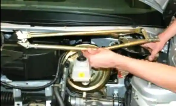 Очиститель ветрового стекла автомобиля Лада Приора