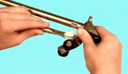 Очиститель ветрового стекла автомобиля Лада Приора