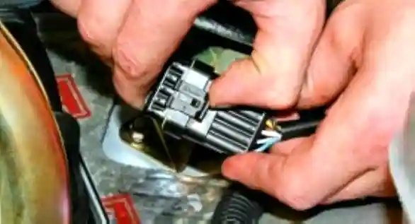 Очиститель ветрового стекла автомобиля Лада Приора