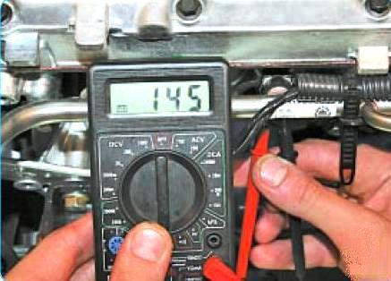 Снятие и установка топливной рампы ВАЗ-21126