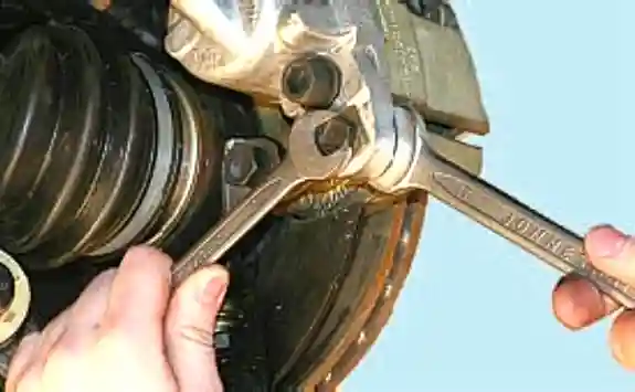 Ремонт тормозного механизма передних колес Лада Приора