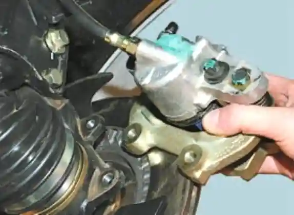 Ремонт тормозного механизма передних колес Лада Приора