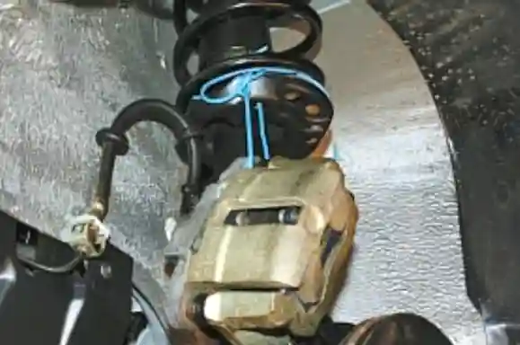 Ремонт тормозного механизма передних колес Лада Приора