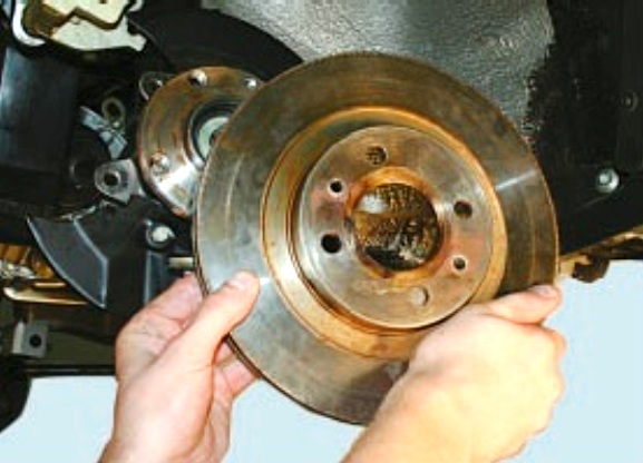Ремонт тормозного механизма передних колес Лада Приора