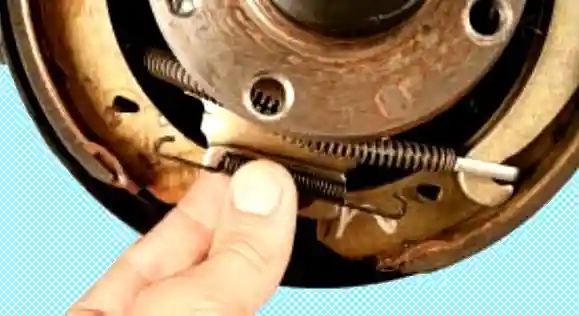 Ремонт заднего тормозного механизма Лада Приора