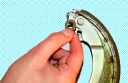 Ремонт заднего тормозного механизма Лада Приора