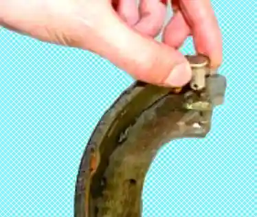 Ремонт заднего тормозного механизма Лада Приора