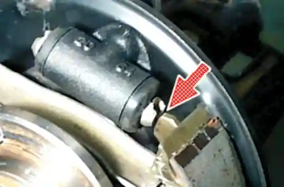 Ремонт заднего тормозного механизма Лада Приора