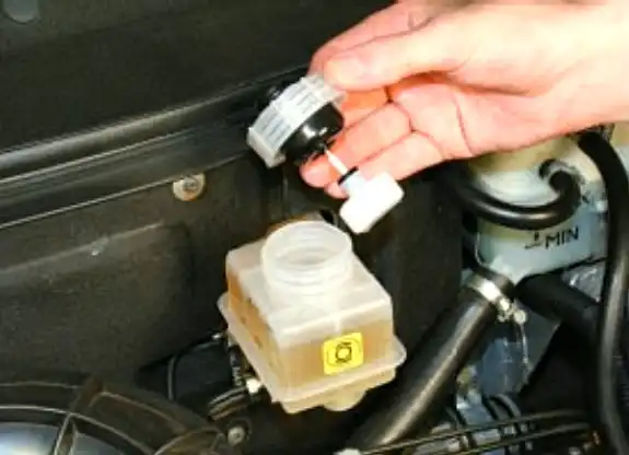 Проверка состояния тормозной системы автомобиля Лада Приора