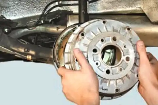 Проверка состояния тормозной системы автомобиля Лада Приора