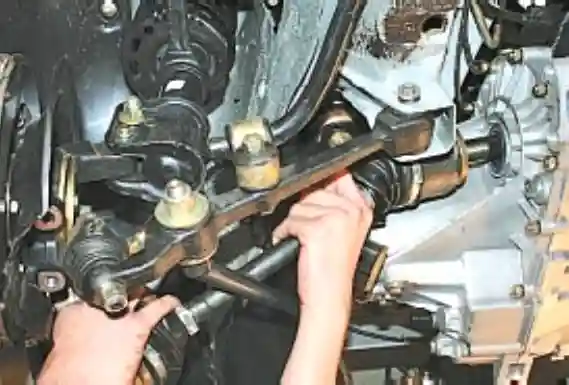 Замена деталей привода передних колес Лада Приора