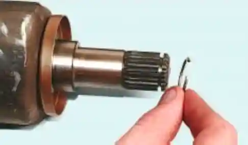 Замена деталей привода передних колес Лада Приора