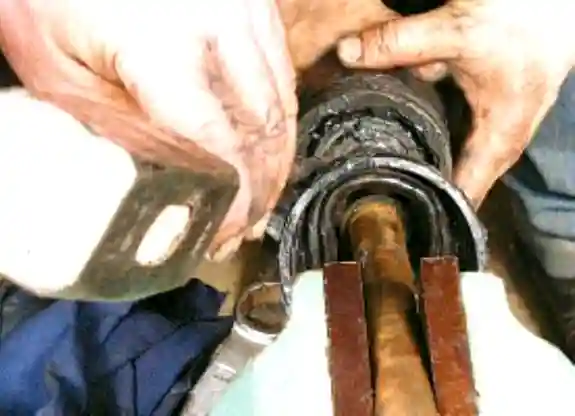 Замена деталей привода передних колес Лада Приора