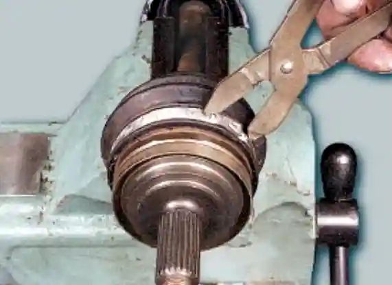 Замена деталей привода передних колес Лада Приора