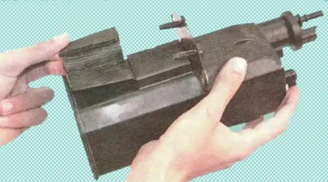 Replacing Renault Logan Evaporative Emission System Canister Replacing Renault Logan Evaporative Emission System Canister