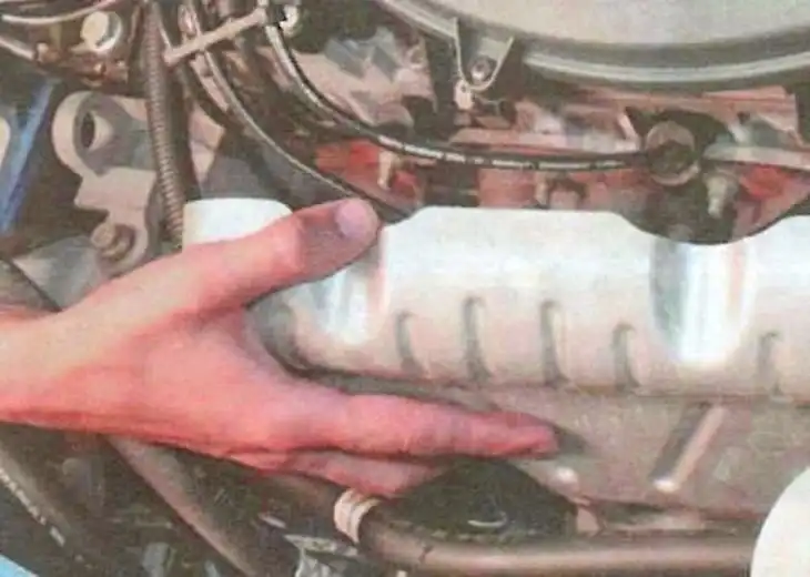 Замена масла в двигателе и масляного фильтра Renault Logan