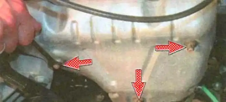 Замена масла в двигателе и масляного фильтра Renault Logan