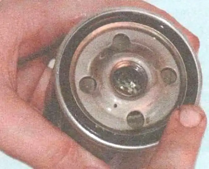 Замена масла в двигателе и масляного фильтра Renault Logan