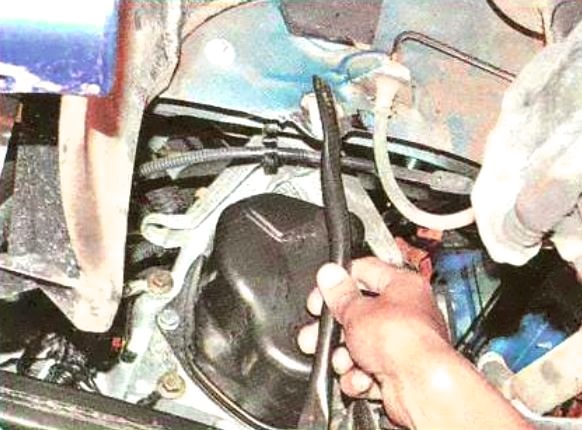 Removing and installing Renault Logan subframe