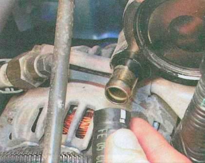 Renault Logan power steering pump replacement