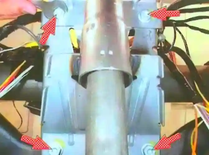 Extracción e instalación de la columna de dirección de Renault Logan