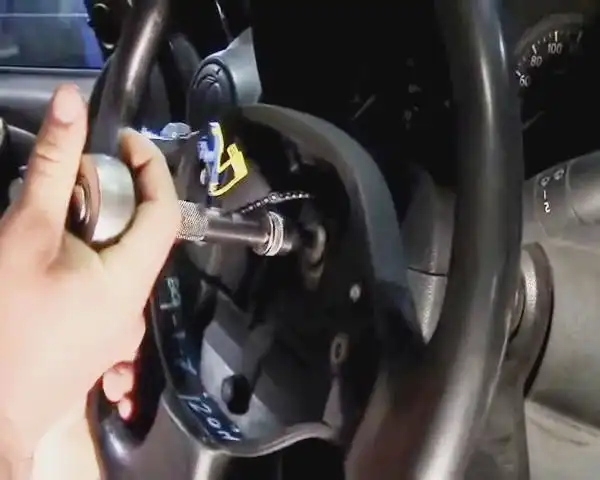 Removing and installing Renault Logan steering wheel Removing and installing Renault Logan steering wheel