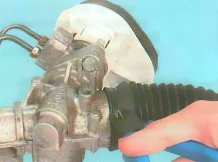 Replacing the protective boot of the Renault Logan tie rod