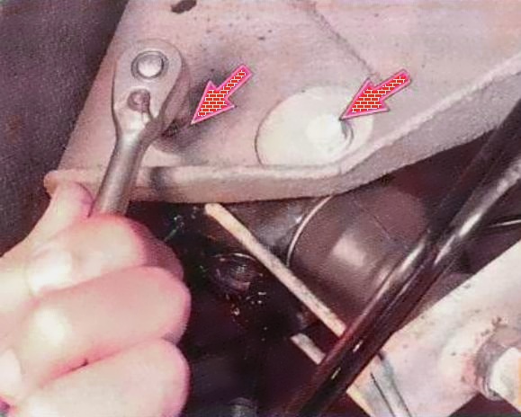 Replacing the brake force regulator in the Renault Logan rear brake hydraulic drive