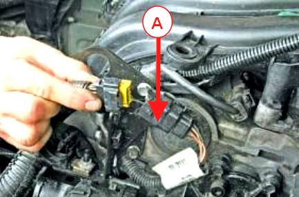 Retirar e instalar rampa de combustible e inyectores Renault Megane 2