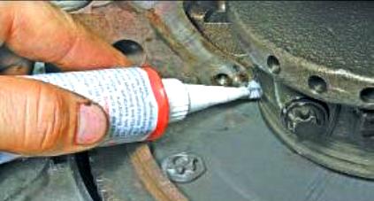 Extracción e instalación del cárter de aceite del motor 