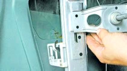 Reemplazar vidrio de puerta trasera Renault Megane 2