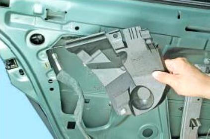 Replacing Renault Megane rear door lock