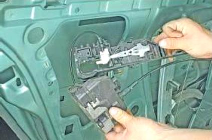 Renault Megane rear door lock replacement