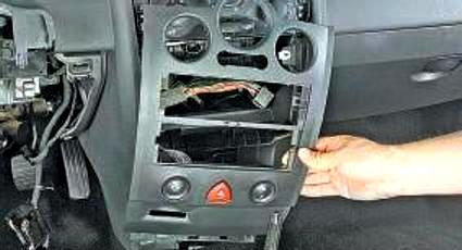 Renault Megane II dashboard replacement