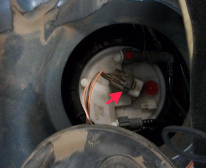 Replacing the fuel pump of the Megan-2 car