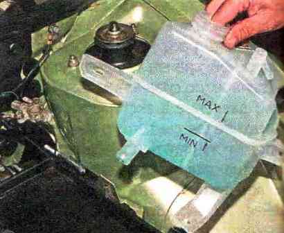Зняття та перевірка агрегатів системи охолодження двигуна ВАЗ-21114