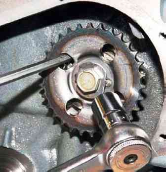 Replacing the camshaft drive chain VAZ-2123