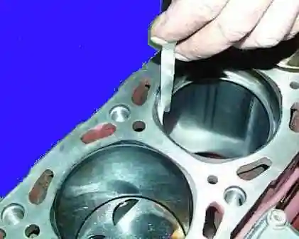 Ремонт и замена поршневой двигателя ЗМЗ-406