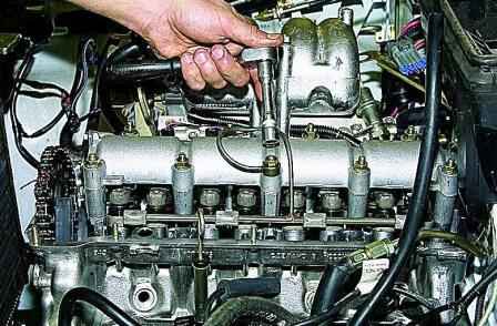 How to replace VAZ-2123 hydraulic lifters